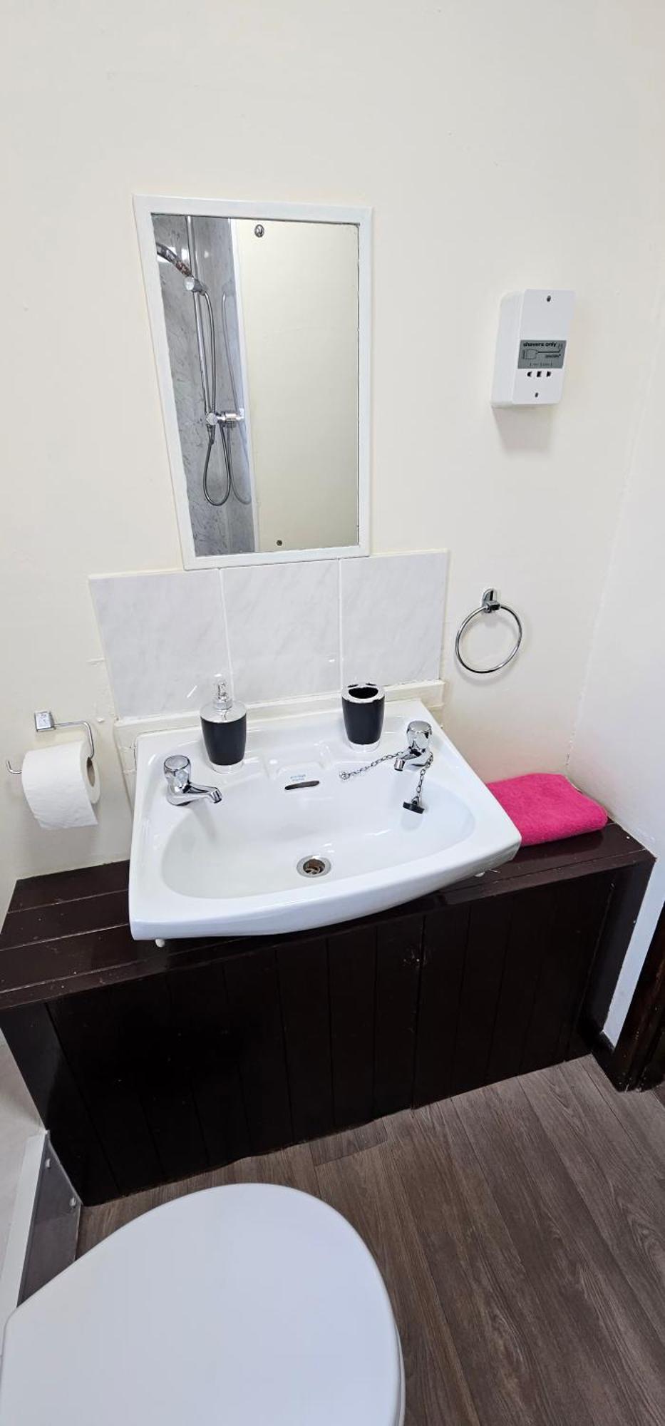 No 4 Trelawney Apartment - Onsite Bar - Restaurant - Horse Riding Menheniot Zewnętrze zdjęcie
